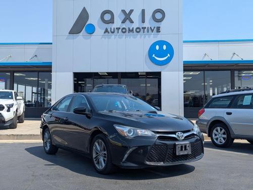 Midnight Black Metallic 2016 Toyota Camry SE