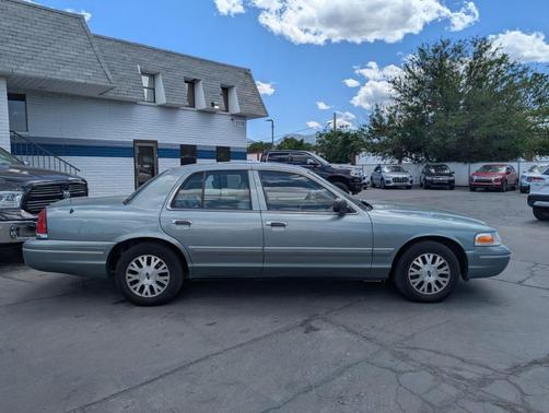 2005 Ford Crown Victoria LX