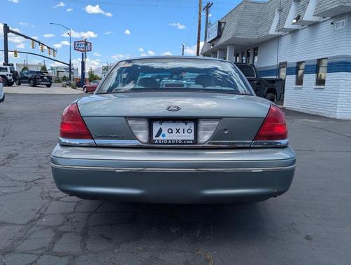 2005 Ford Crown Victoria LX