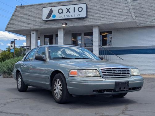 2005 Ford Crown Victoria LX