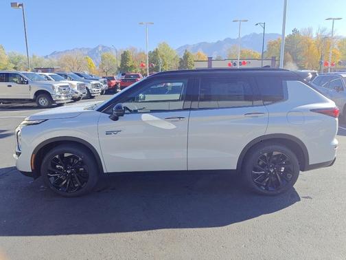 2025 Mitsubishi Outlander PHEV 