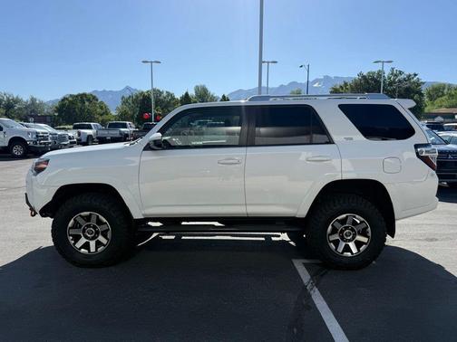 Super White 2015 Toyota 4Runner SR5