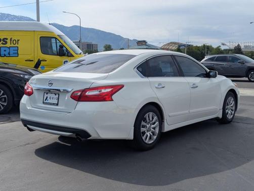 Glacier White 2017 Nissan Altima 2.5 S