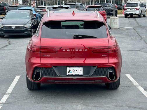 2023 Genesis GV70 2.5T