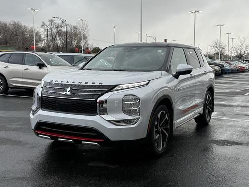 2023 Mitsubishi Outlander PHEV SE