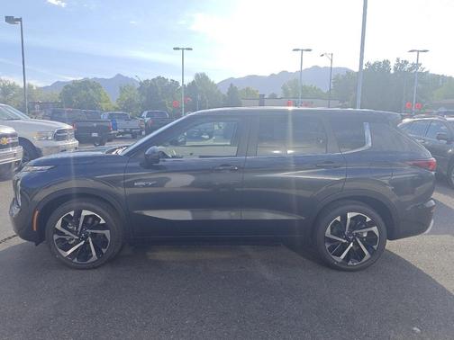 2025 Mitsubishi Outlander PHEV SE