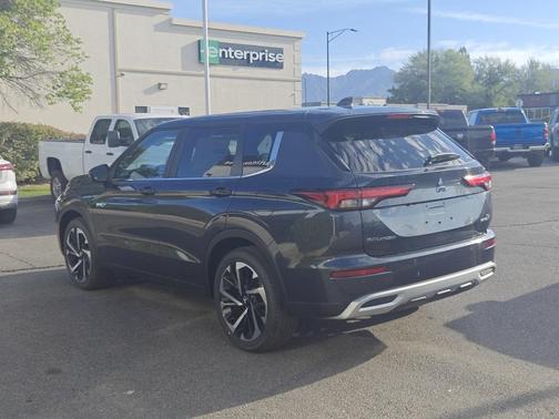 2025 Mitsubishi Outlander PHEV SE