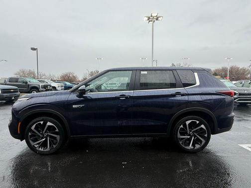 2025 Mitsubishi Outlander PHEV SE