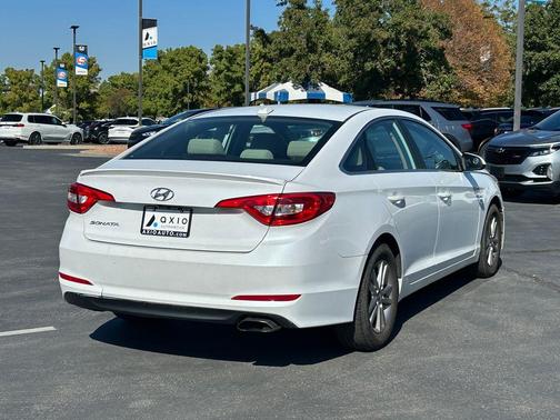 2017 Hyundai SONATA SE