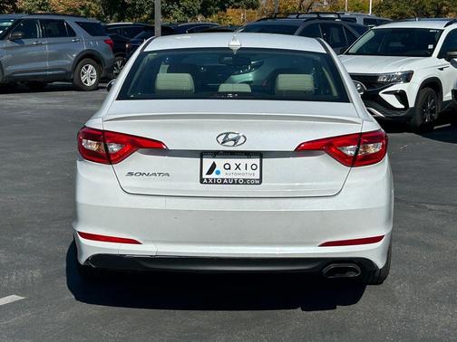2017 Hyundai SONATA SE