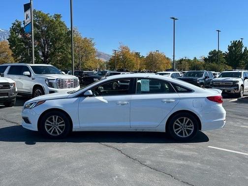 2017 Hyundai SONATA SE