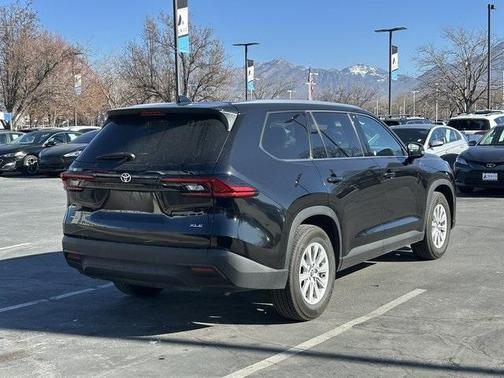 2025 Toyota Grand Highlander LE