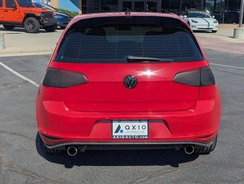 2016 Volkswagen Golf GTI 2.0T SE w/Performance Package 4-Door