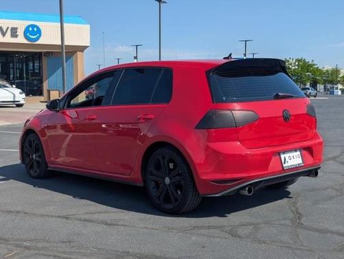 2016 Volkswagen Golf GTI 2.0T SE w/Performance Package 4-Door