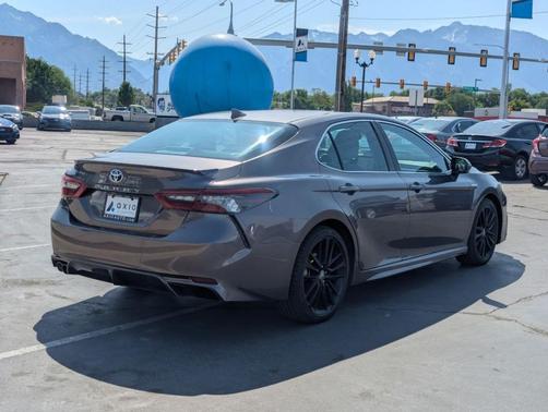 2021 Toyota Camry Hybrid XSE