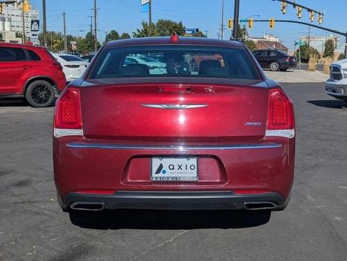 2016 Chrysler 300 Limited