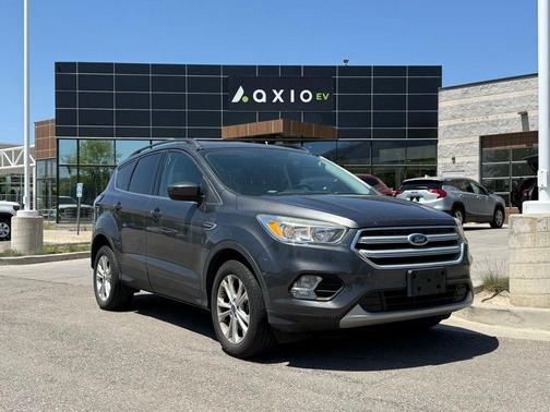 Magnetic 2018 Ford Escape SE