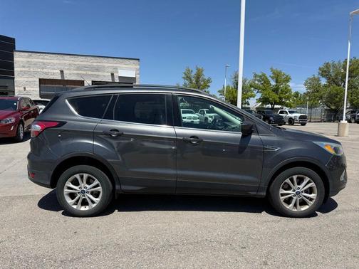Magnetic 2018 Ford Escape SE