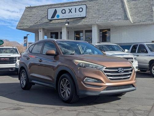 2016 Hyundai TUCSON SE