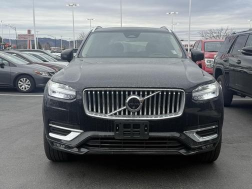 2025 Volvo XC90 B6 Plus 7-Seater