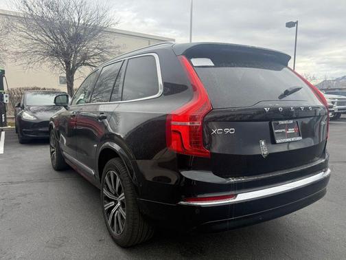 2025 Volvo XC90 B6 Plus 7-Seater
