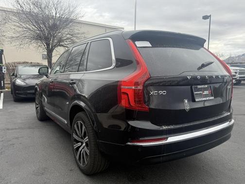 2025 Volvo XC90 B6 Plus 7-Seater