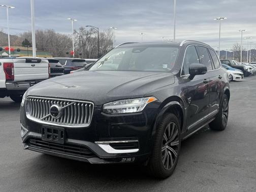 2025 Volvo XC90 B6 Plus 7-Seater