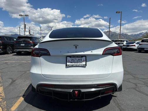White 2022 Tesla Model Y Performance