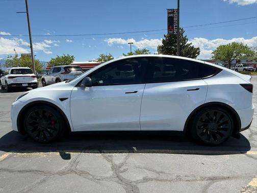 White 2022 Tesla Model Y Performance