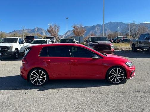 2018 Volkswagen Golf R 2.0T w/DCC & Navigation