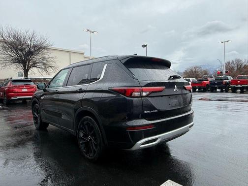 Black 2023 Mitsubishi Outlander PHEV SEL