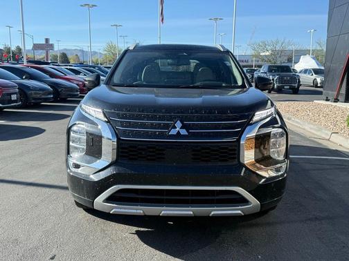 Black 2023 Mitsubishi Outlander PHEV SEL