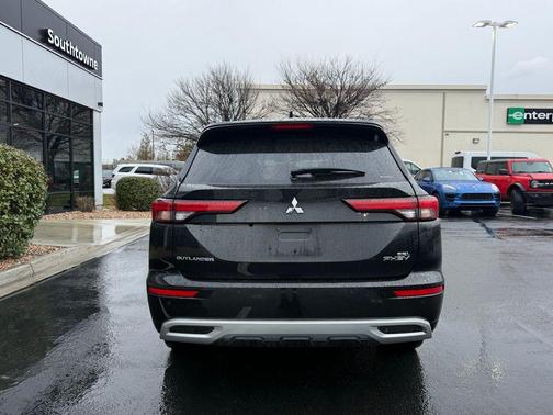 Black 2023 Mitsubishi Outlander PHEV SEL