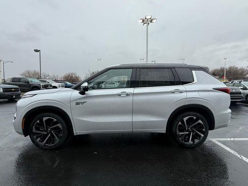 2025 Mitsubishi Outlander PHEV SEL