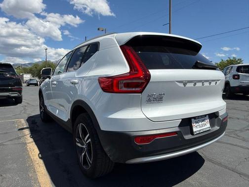 White 2023 Volvo XC40 B5 Plus Bright Theme