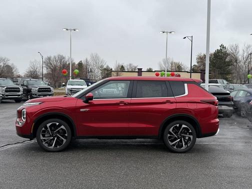 2025 Mitsubishi Outlander PHEV SE