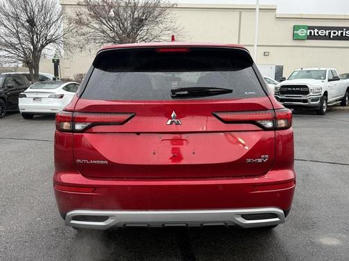 2025 Mitsubishi Outlander PHEV SE
