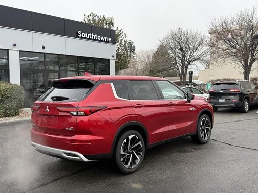 2025 Mitsubishi Outlander PHEV SE