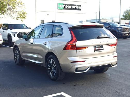 2025 Volvo XC60 B5 Core