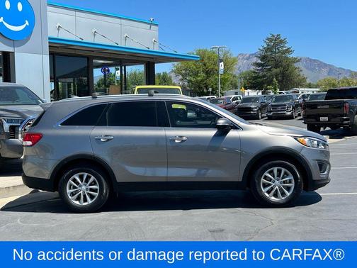Titanium Silver 2016 Kia Sorento LX