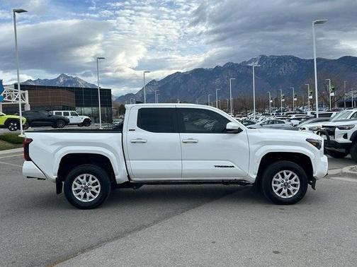 2024 Toyota Tacoma SR5