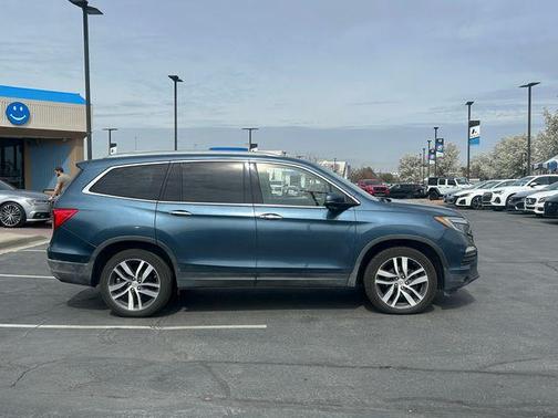 Blue 2017 Honda Pilot Touring