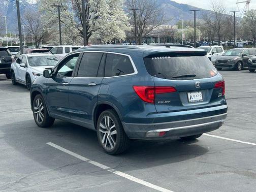 Blue 2017 Honda Pilot Touring