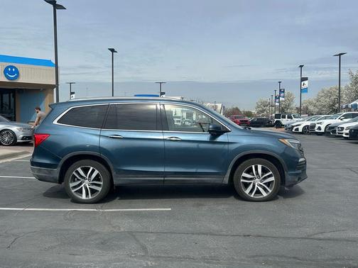 Steel Sapphire Metallic 2017 Honda Pilot Touring