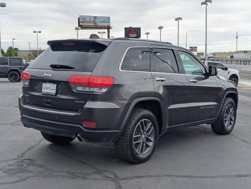 Granite Crystal Clearcoat Metallic 2018 Jeep Grand Cherokee Limited