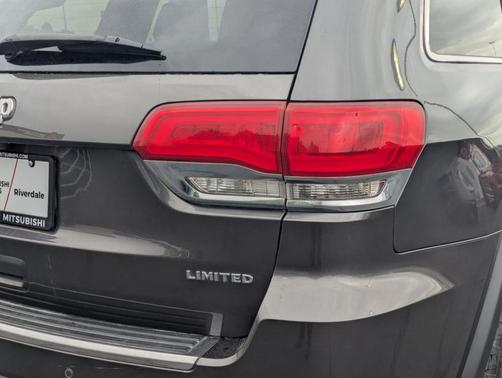 Granite Crystal Clearcoat Metallic 2018 Jeep Grand Cherokee Limited