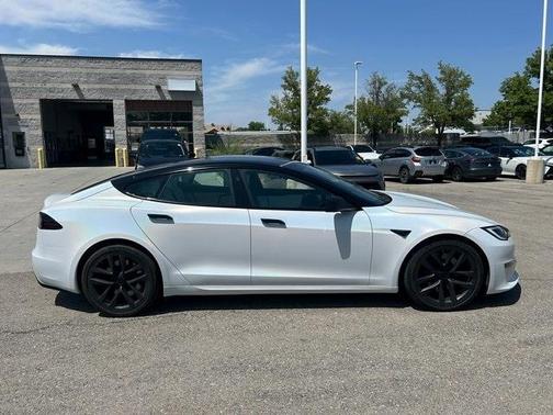2022 Tesla Model S Plaid