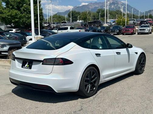 2022 Tesla Model S Plaid