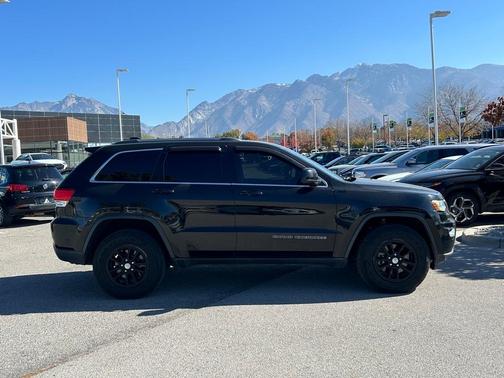 2018 Jeep Grand Cherokee Laredo E