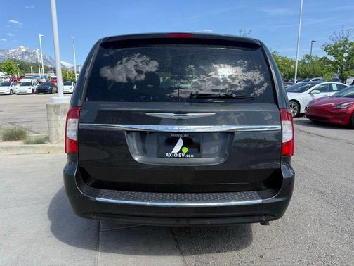 Dark Charcoal Pearlcoat 2012 Chrysler Town & Country Touring-L